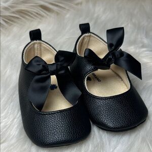 Lucky Brand Crib Shoes Infant Size 4 Baby Satin Bow Mary Jane Shoes in Black